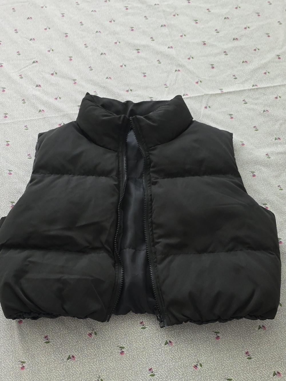 SHEIN Black Quilted Puffer Vest - Women's Sleeveless Jacket